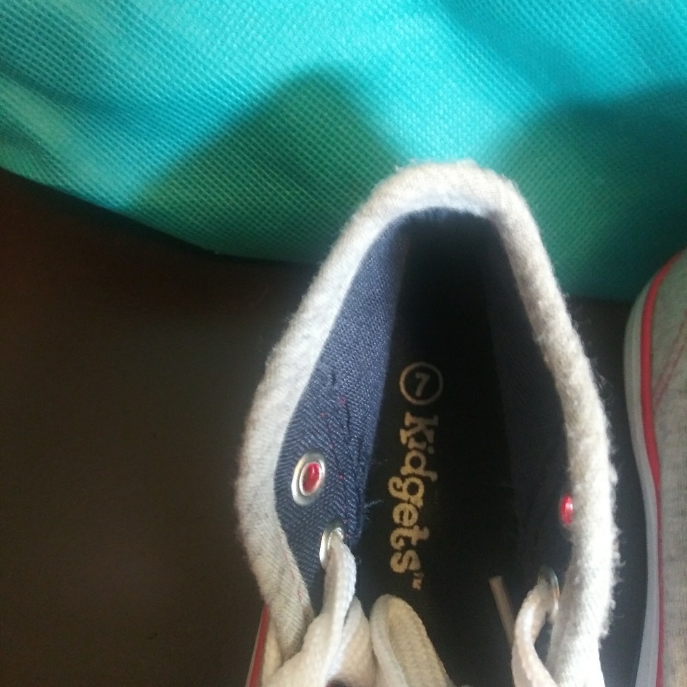 Shoes - Picture 3 of 4